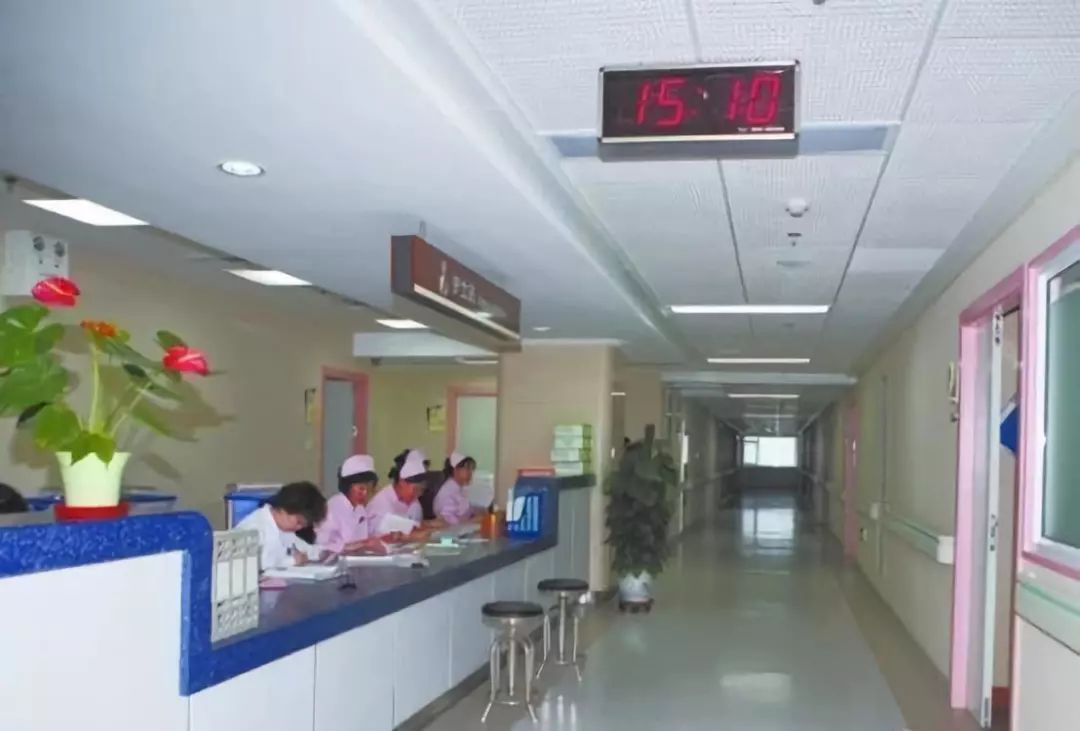 医院全景，横屏视角下的温暖与专业