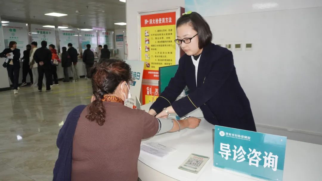 医院门诊外包公司导医服务考核，提升患者体验的基石