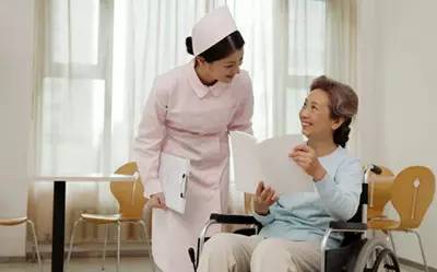 手术直播间，探索医学与人性交织的免费国语剧集
