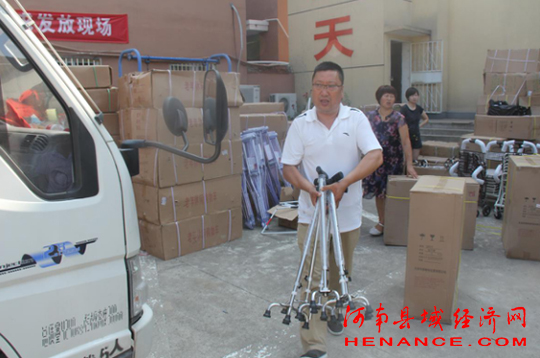 手术台就是阵地，医疗前线的精神堡垒