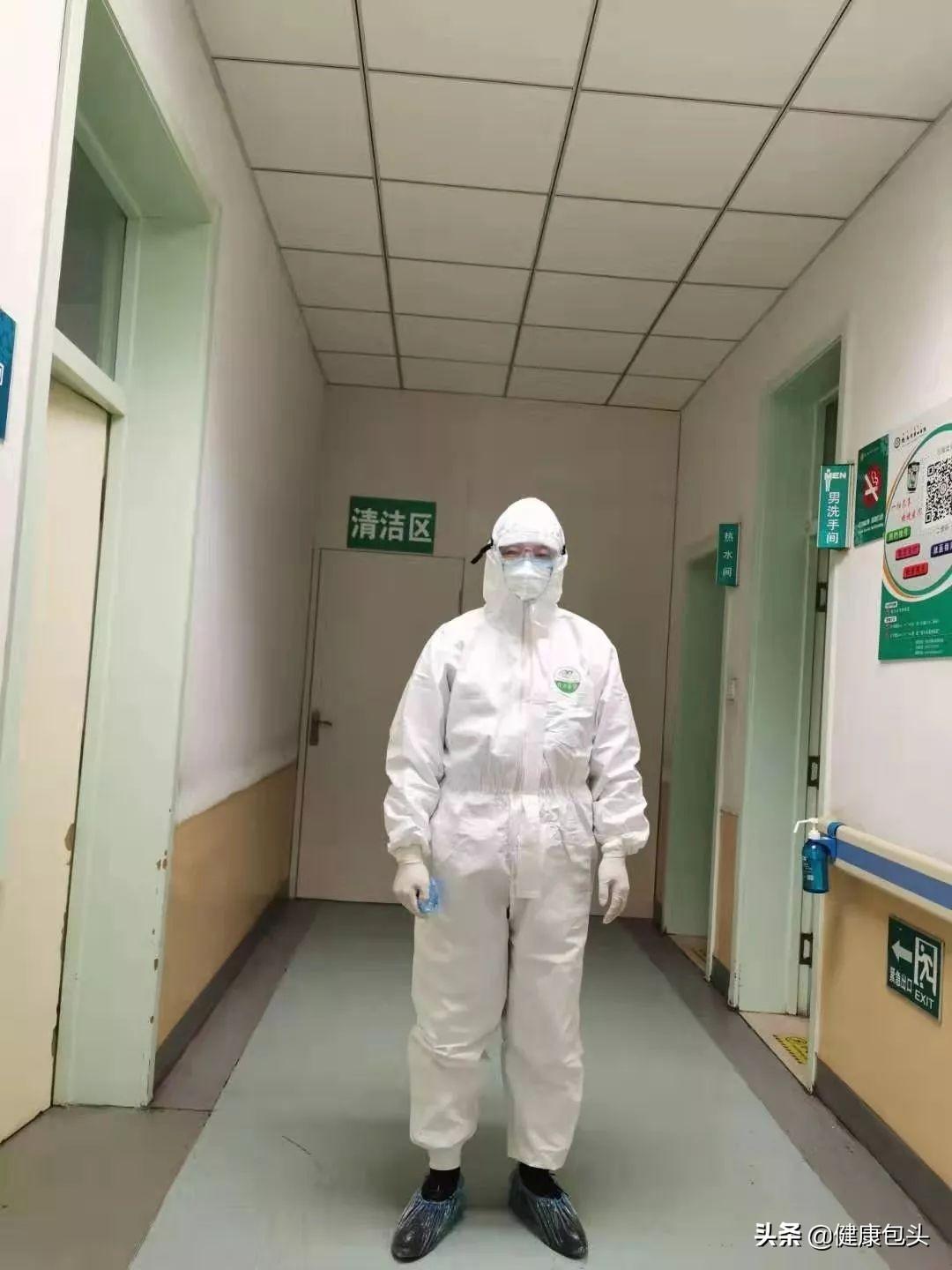 县医院手术室门口的守望，生命与希望的交汇处