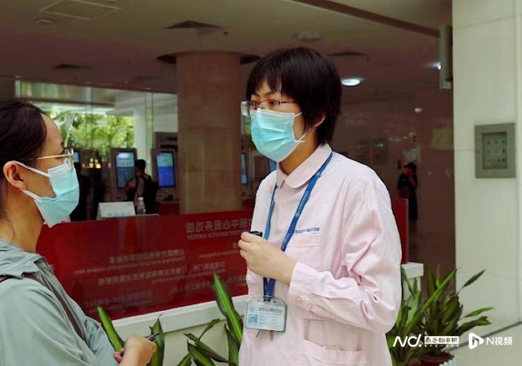 医院预约挂号满后，患者能否选择现场挂号？