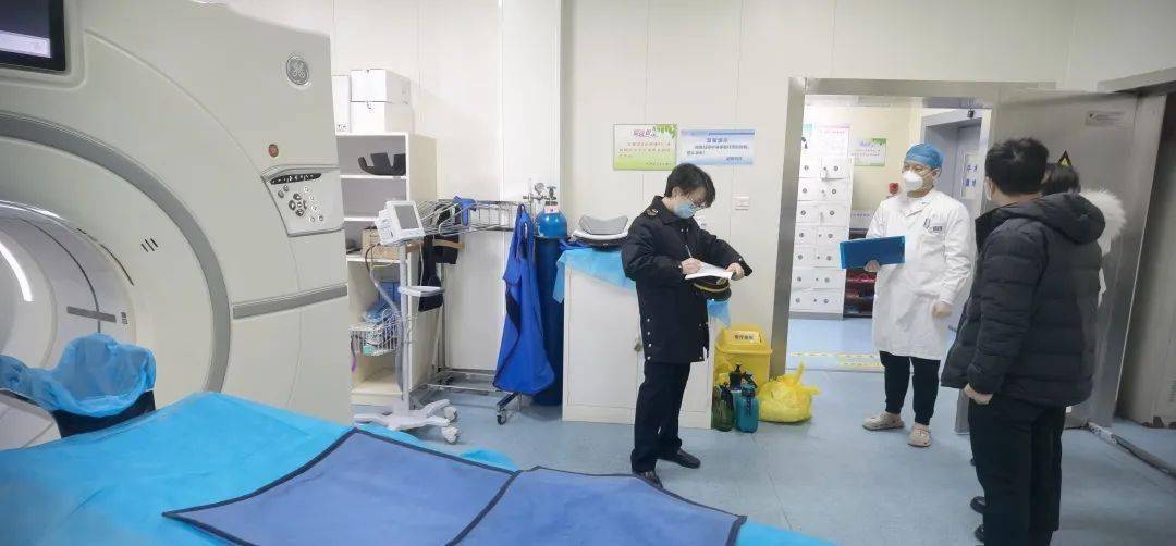 医院CT室，现代医疗的透视窗口