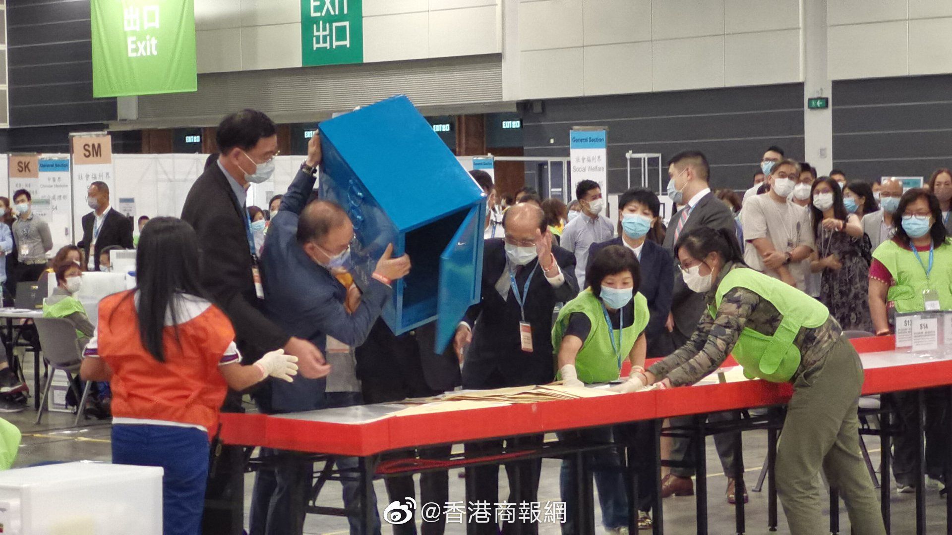 2021年香港最快开奖现场直播，见证幸运瞬间的真实记录
