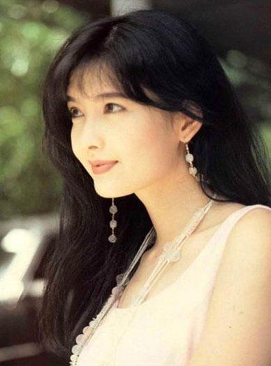 探索本港台同步报码室的奥秘，解码香港电视时代的独特记忆