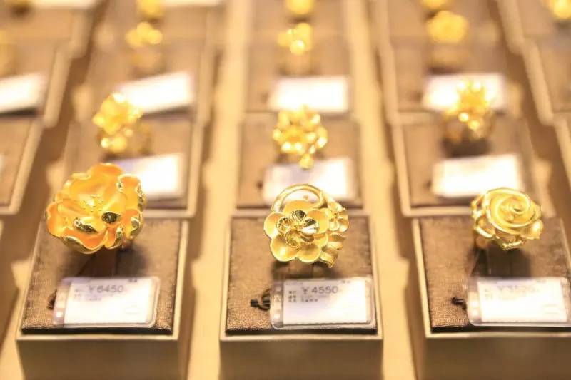 澳门六福珠宝，品质与价值的完美融合—值得购买吗？价格几何？